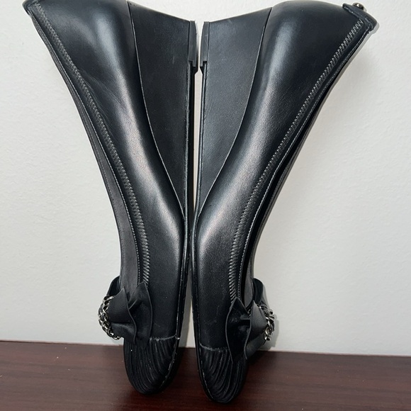 Stuart Weitzman Suede Black Leather Bow Pumps - Picture 10 of 13